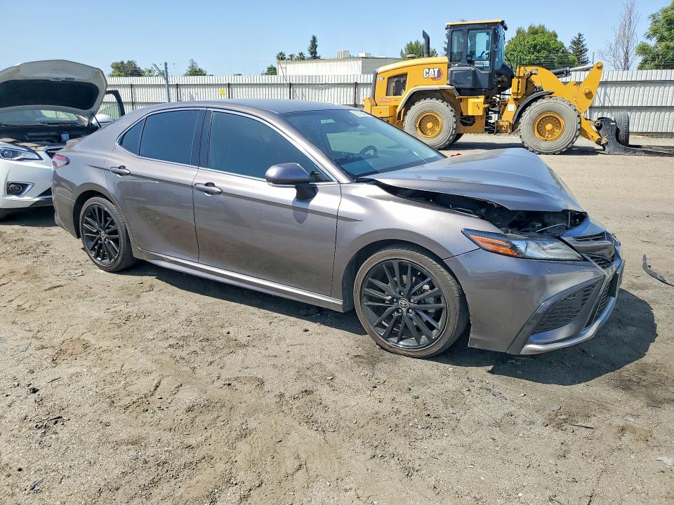 50199606 :رقم المزاد ، 4T1K61AK9NU621374 vin ، 2022 Toyota Camry مزاد بيع