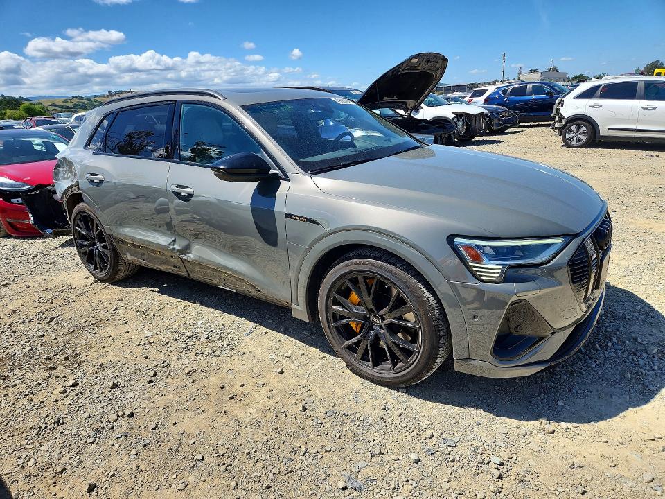 Продажа на аукционе авто 2022 Audi E-tron, vin: WA1VABGE0NB023137, номер лота: 49822466