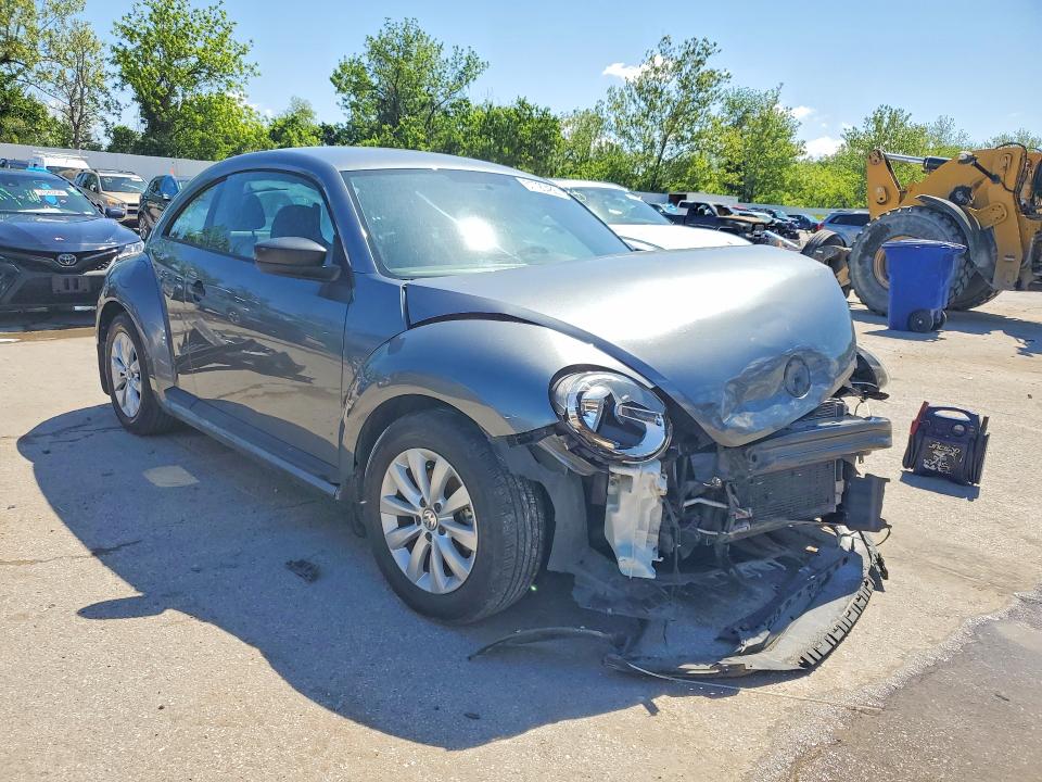 2018 Volkswagen Beetle მანქანა იყიდება აუქციონზე, vin: 3VWFD7AT1JM701318, აუქციონის ნომერი: 51720486
