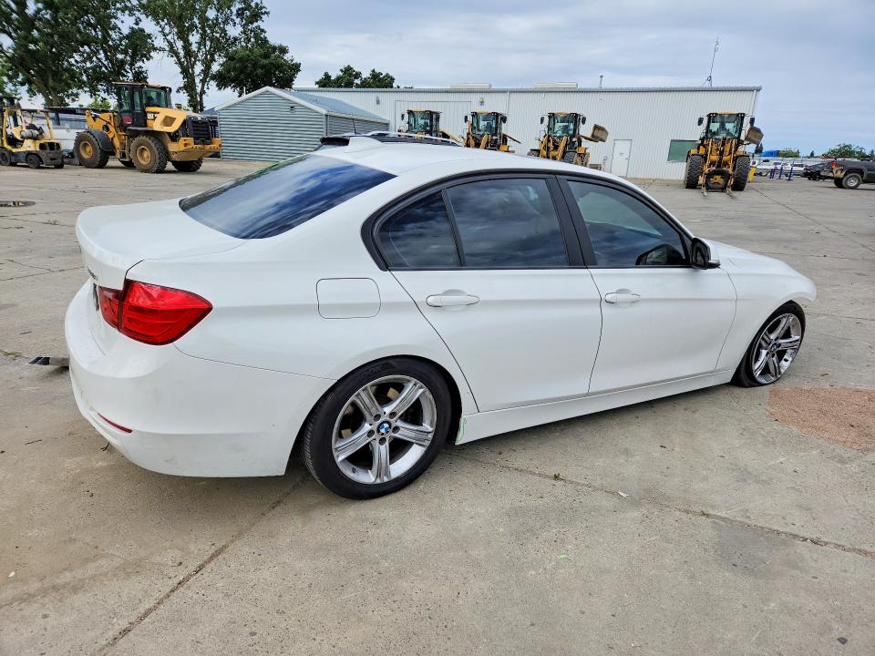 50653456 :رقم المزاد ، WBA3C1C54EK115436 vin ، 2014 Bmw 328 مزاد بيع