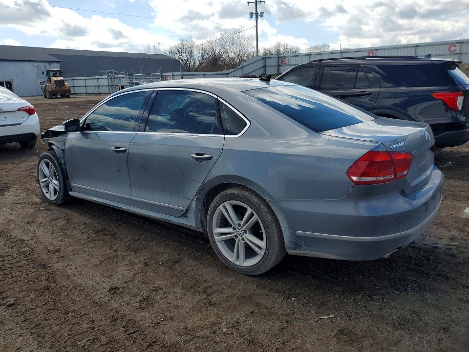 49785076 :رقم المزاد ، 1VWBN7A30DC078677 vin ، 2013 Volkswagen Passat مزاد بيع