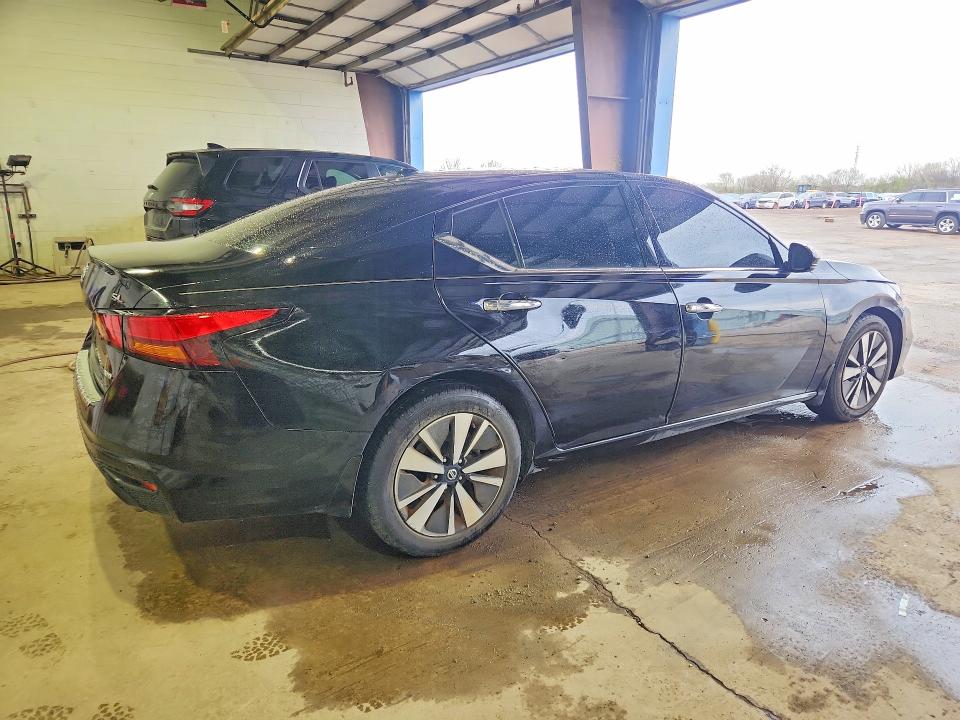 49283676 :رقم المزاد ، 1N4BL4EW8MN373144 vin ، 2021 Nissan Altima مزاد بيع
