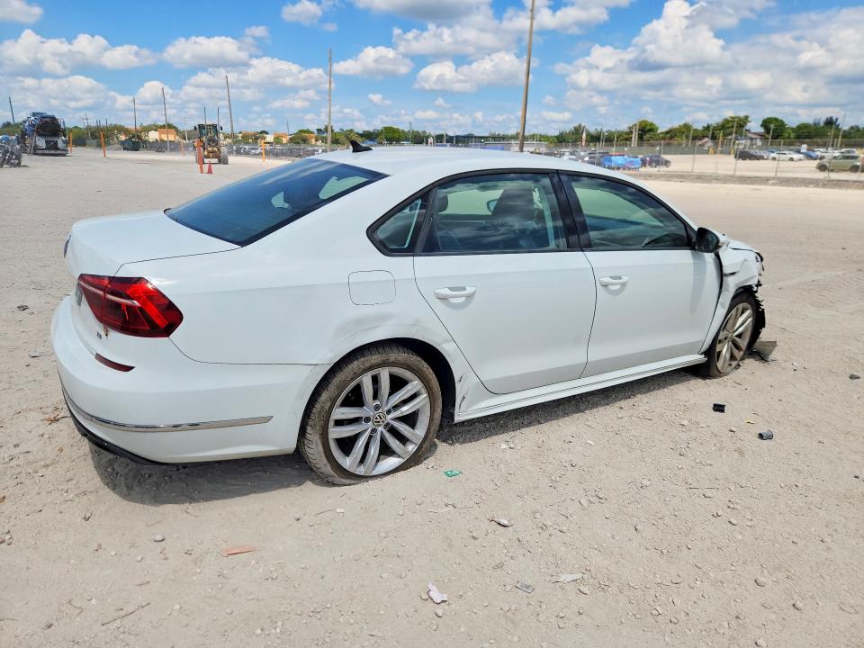 2018 Volkswagen Passat მანქანა იყიდება აუქციონზე, vin: 1VWAA7A35JC032832, აუქციონის ნომერი: 51758976