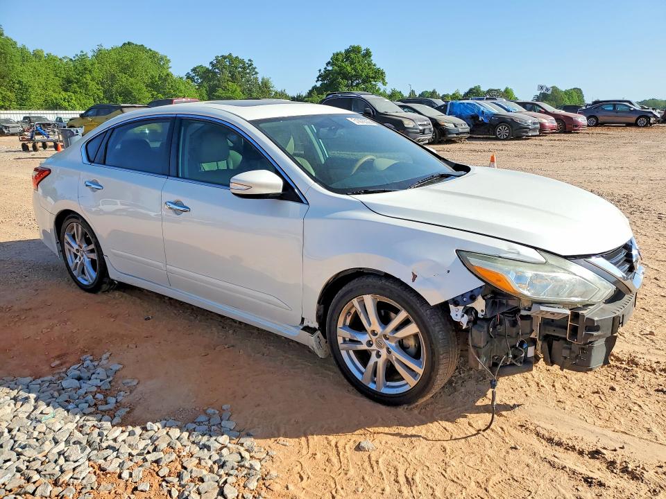 2017 Nissan Altima მანქანა იყიდება აუქციონზე, vin: 1N4BL3AP5HC207268, აუქციონის ნომერი: 51076536