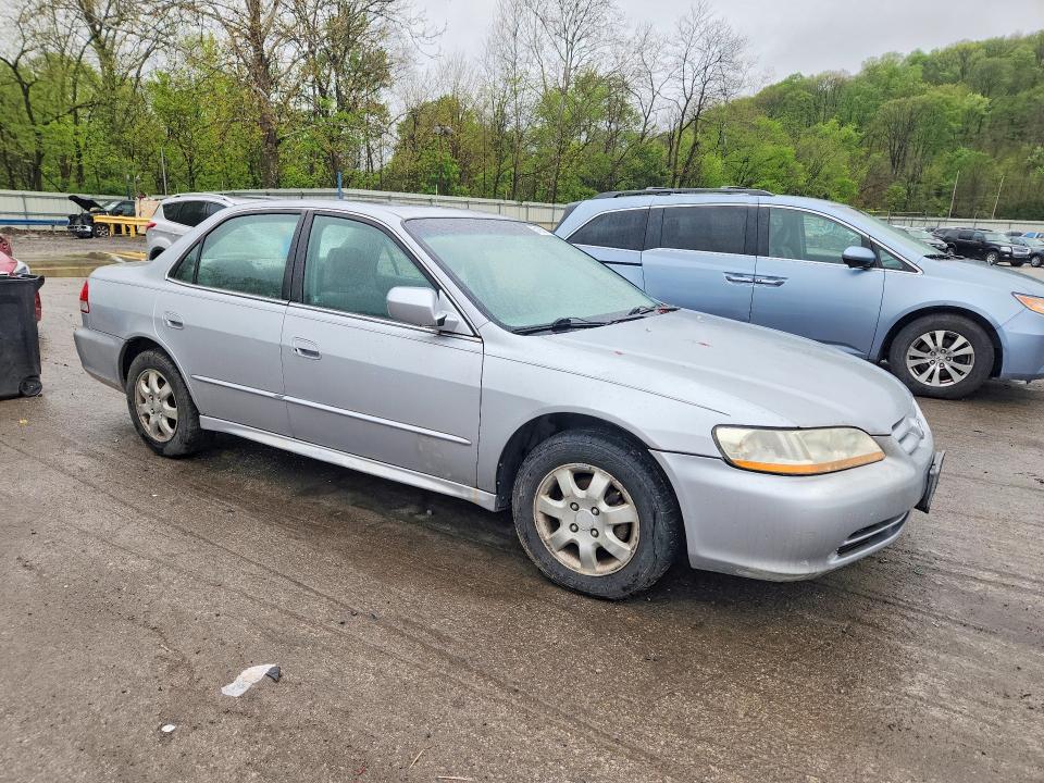 51933146 :رقم المزاد ، 1HGCG56662A166166 vin ، 2002 Hond Accord مزاد بيع