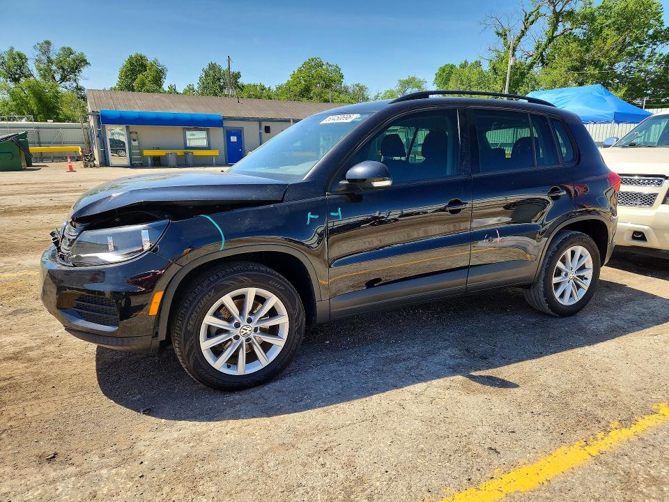 50450696 :رقم المزاد ، WVGAV7AXXJK004181 vin ، 2018 Volkswagen Tiguan Limited مزاد بيع