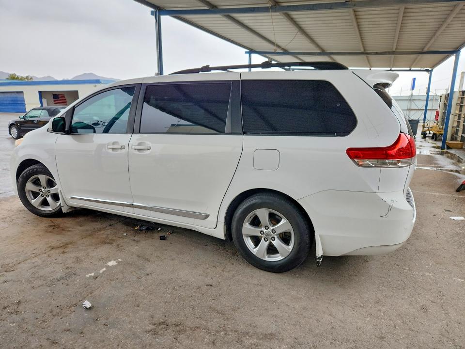 Продажа на аукционе авто 2014 Toyota Sienna, vin: 5TDKK3DCXES463020, номер лота: 51643316