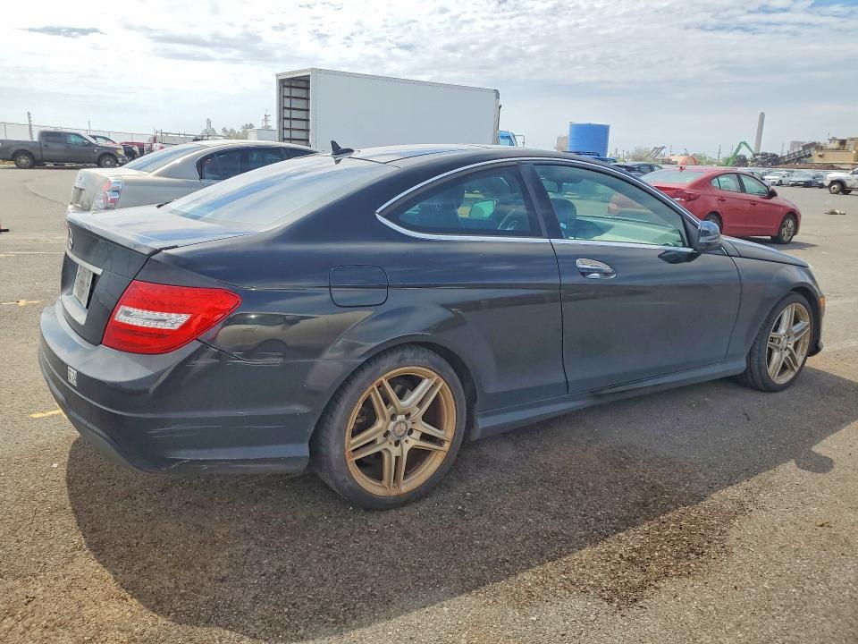2014 Mercedes-benz C მანქანა იყიდება აუქციონზე, vin: WDDGJ4HBXEG284251, აუქციონის ნომერი: 48874986