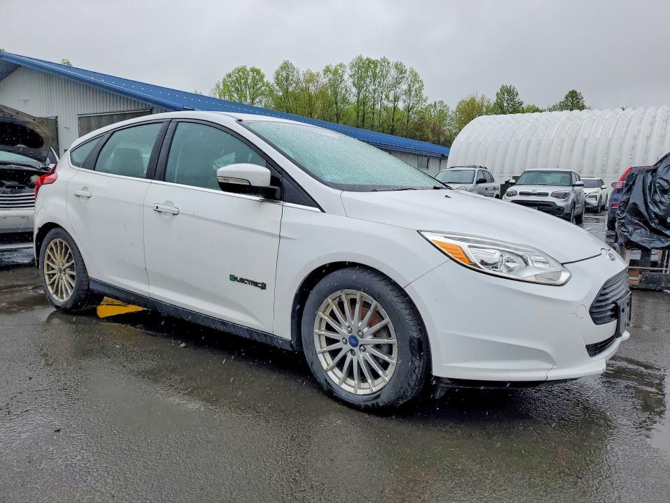 2014 Ford Focus მანქანა იყიდება აუქციონზე, vin: 1FADP3R49EL274121, აუქციონის ნომერი: 51825416