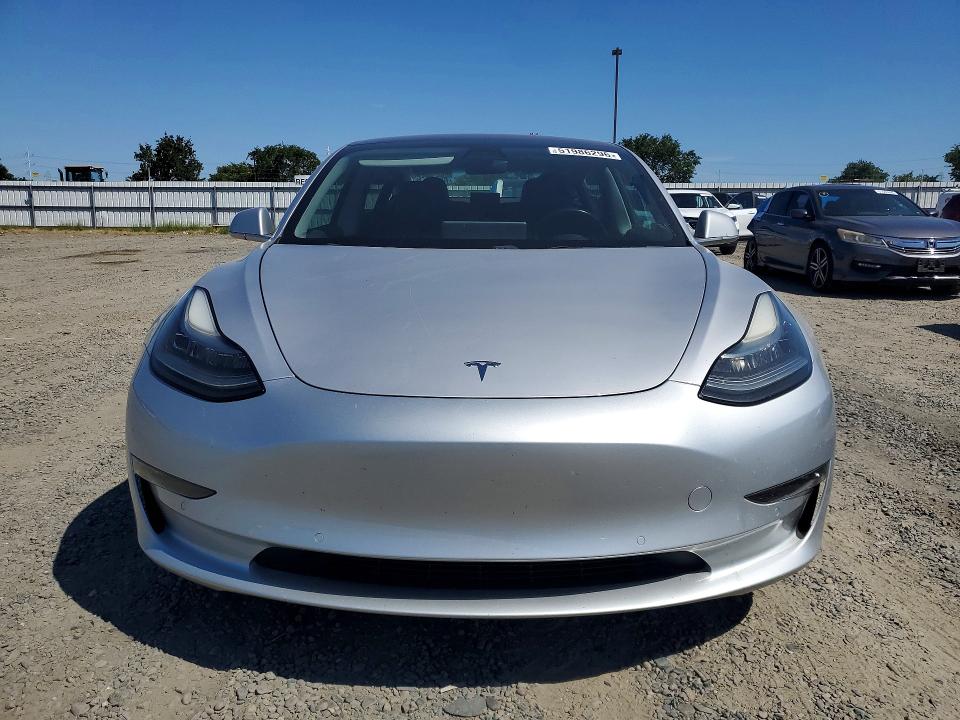 51986296 :رقم المزاد ، 5YJ3E1EA4JF014234 vin ، 2018 Tesla Model 3 مزاد بيع