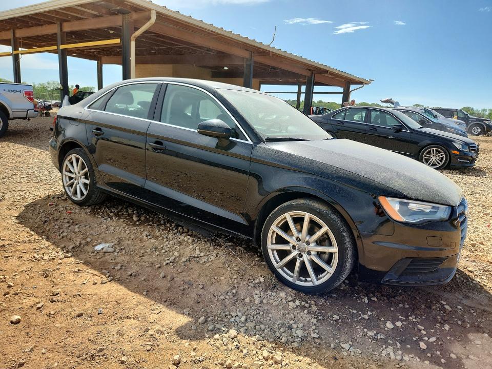 48574036 :رقم المزاد ، WAUBFGFF7F1020080 vin ، 2015 Audi A3 مزاد بيع