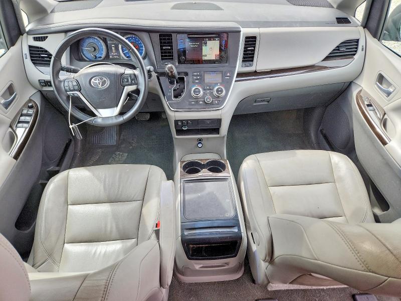 50899566 :رقم المزاد ، 5TDDZ3DC8HS170841 vin ، 2017 Toyota Sienna مزاد بيع