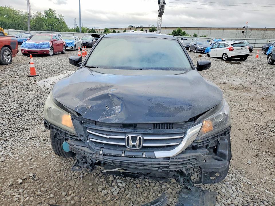 Продажа на аукционе авто 2015 Honda Accord, vin: 1HGCR2F39FA221553, номер лота: 52018026
