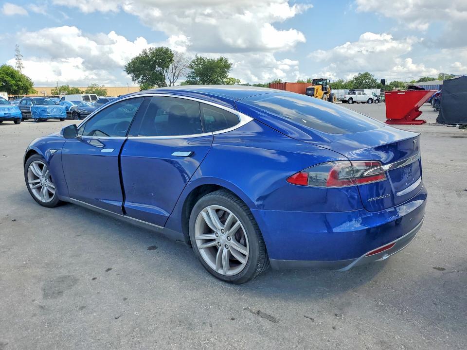 51467246 :رقم المزاد ، 5YJSA1S22FF093401 vin ، 2015 Tesla Model S مزاد بيع