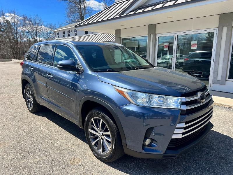 2018 Toyota Highlander მანქანა იყიდება აუქციონზე, vin: 5TDJZRFH5JS862429, აუქციონის ნომერი: 51825306