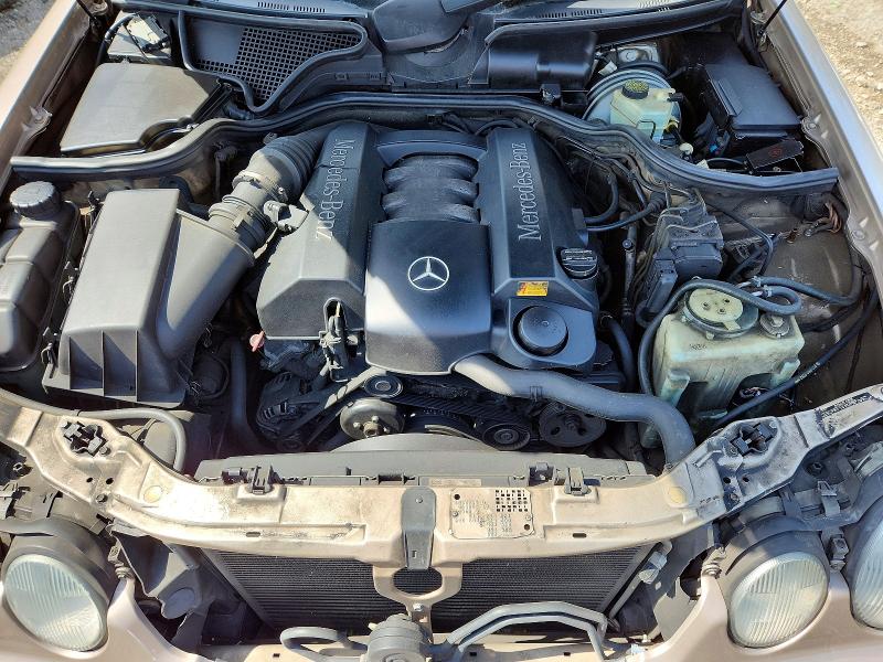 48150996 :رقم المزاد ، WDBJF65J4YB123676 vin ، 2000 Mercedes-benz E مزاد بيع
