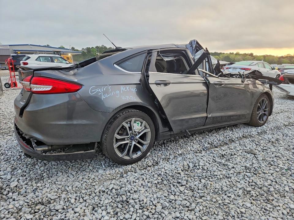 48658976 :رقم المزاد ، 3FA6P0LU2HR300113 vin ، 2017 Ford Fusion مزاد بيع