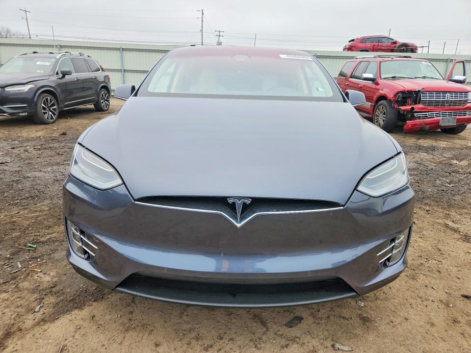 2018 Tesla Model X მანქანა იყიდება აუქციონზე, vin: 5YJXCBE25JF101694, აუქციონის ნომერი: 49408906