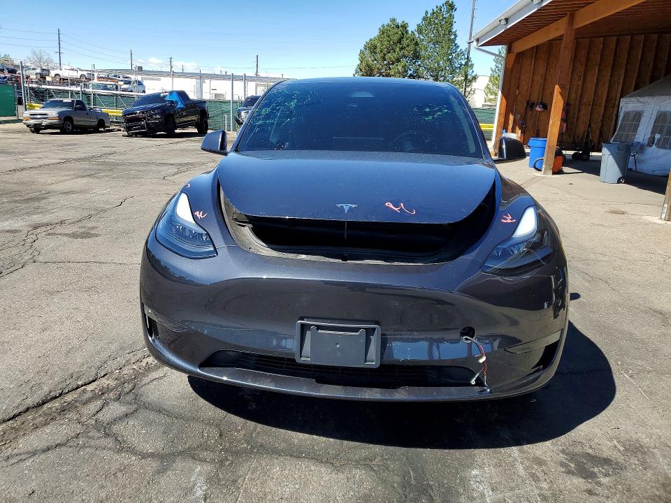 48689356 :رقم المزاد ، 7SAYGDED3RF202981 vin ، 2024 Tesla Model Y مزاد بيع