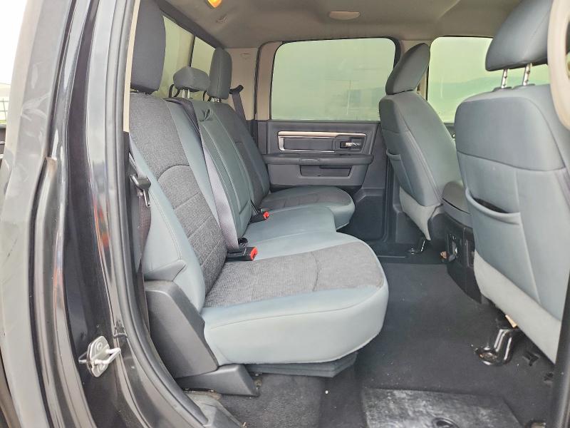 48632936 :رقم المزاد ، 1C6RR7LM9JS241783 vin ، 2018 Ram 1500 مزاد بيع