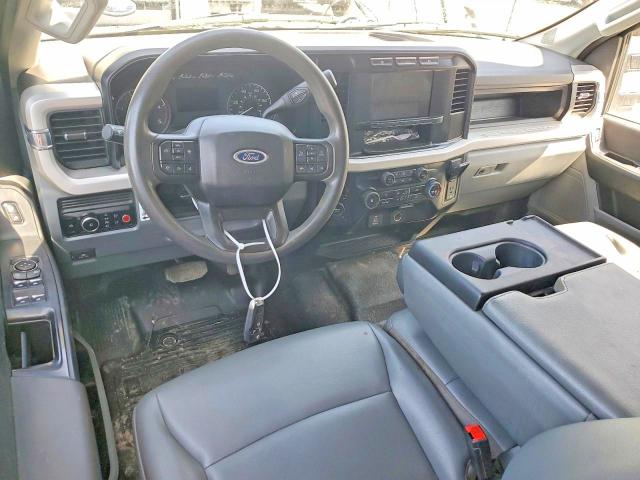 48665306 :رقم المزاد ، 1FD0X5HT2PED63318 vin ، 2023 Ford F550 مزاد بيع