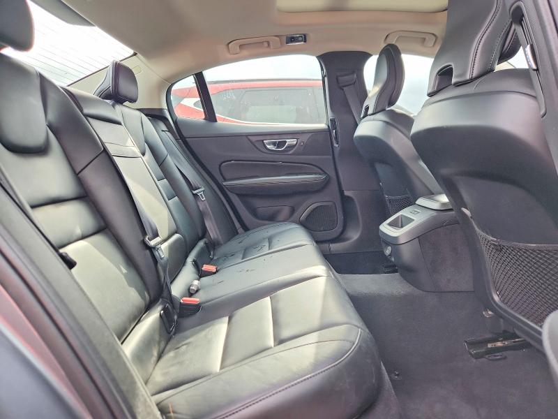 48567876 :رقم المزاد ، 7JR102TZ4MG113524 vin ، 2021 Volvo S60 مزاد بيع