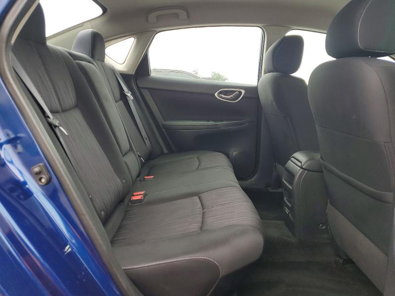 48902716 :رقم المزاد ، 3N1AB7AP2JL652872 vin ، 2018 Nissan Sentra مزاد بيع
