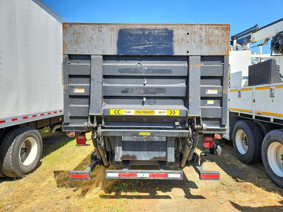 48126976 :رقم المزاد ، 1FDWF6DC8HDB00685 vin ، 2017 Ford F650 مزاد بيع