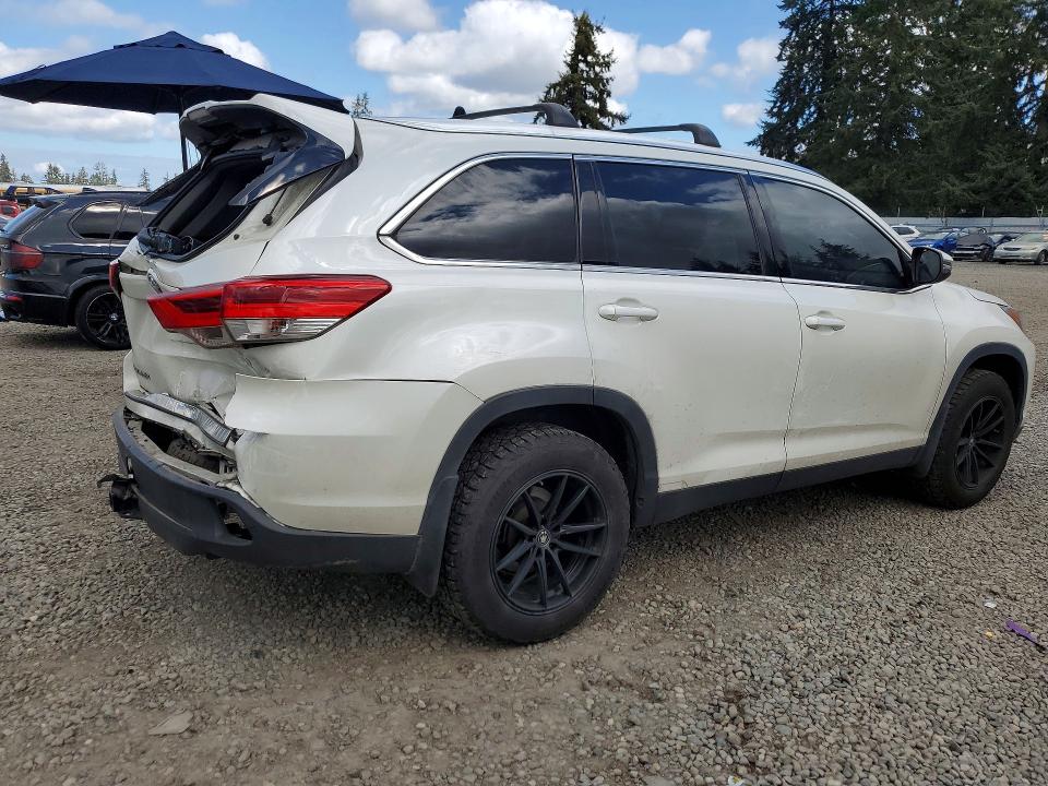 Продажа на аукционе авто 2019 Toyota Highlander, vin: 5TDJZRFH9KS620437, номер лота: 49014126