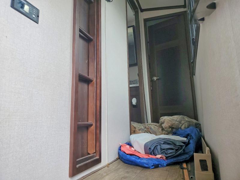 46302896 :رقم المزاد ، 1UJCJ0BV9K1LL0350 vin ، 2019 Jayco North Poin مزاد بيع
