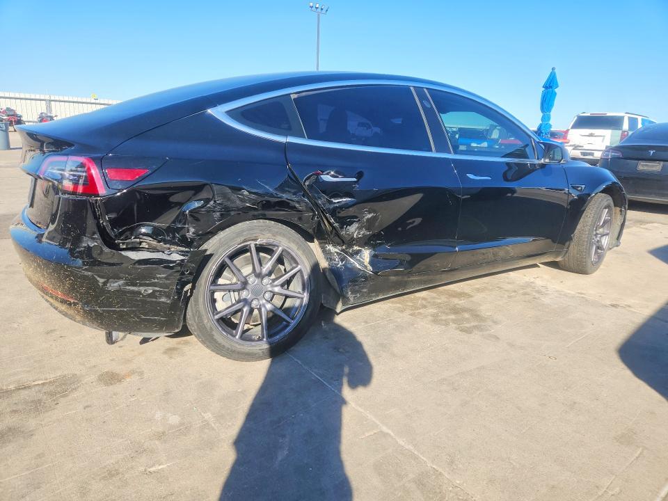 48573856 :رقم المزاد ، 5YJ3E1EA8KF307121 vin ، 2019 Tesla Model 3 مزاد بيع