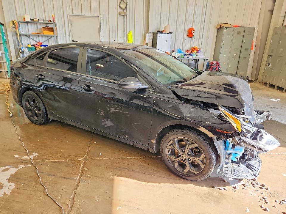 50477926 :رقم المزاد ، 3KPF24AD2ME273371 vin ، 2021 Kia Forte مزاد بيع