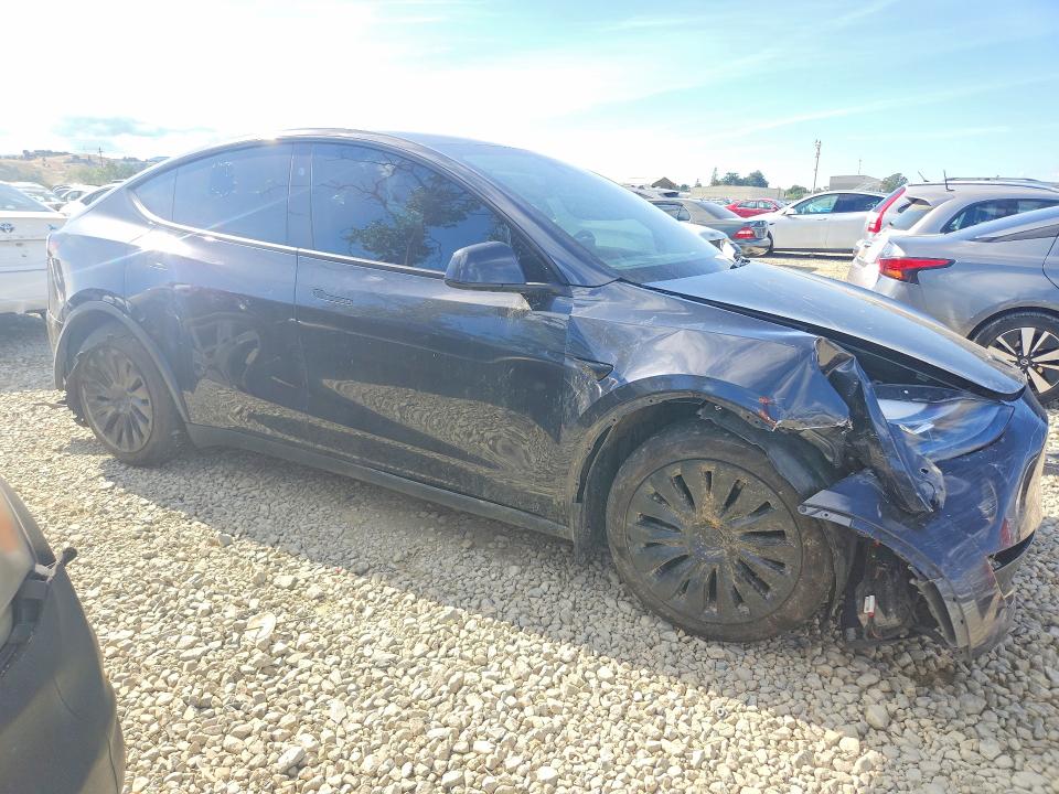 2024 Tesla Model Y მანქანა იყიდება აუქციონზე, vin: 7SAYGDEE4RF185889, აუქციონის ნომერი: 51182586