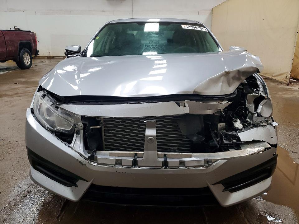 49880166 :رقم المزاد ، 19XFC2F7XJE029676 vin ، 2018 Honda Civic مزاد بيع