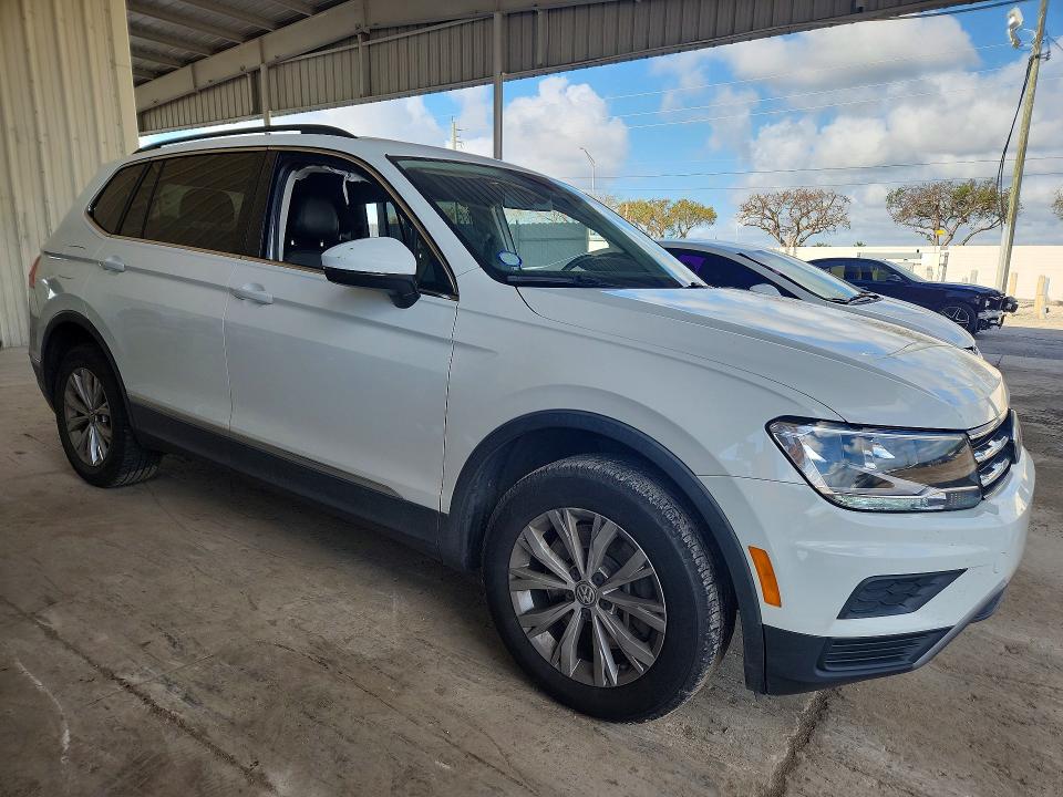 Продажа на аукционе авто 2018 Volkswagen Tiguan, vin: 3VV3B7AXXJM175920, номер лота: 49588396