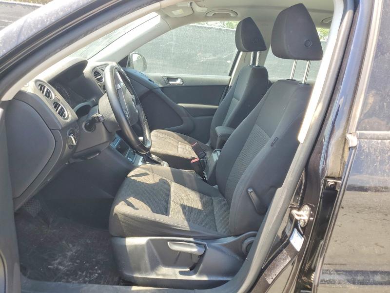 51369496 :رقم المزاد ، WVGAV7AX2JK003302 vin ، 2018 Volkswagen Tiguan Limited مزاد بيع