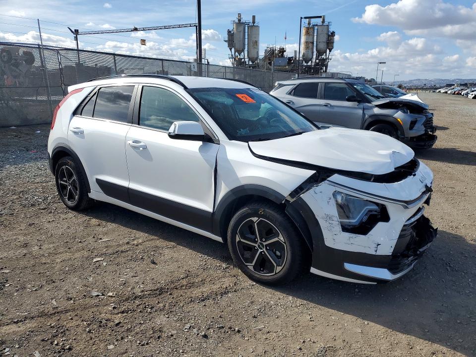 50826216 :رقم المزاد ، KNDCS3LF1P5063694 vin ، 2023 Kia Niro مزاد بيع