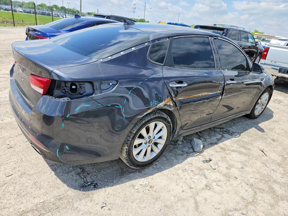 2017 Kia Optima მანქანა იყიდება აუქციონზე, vin: 5XXGT4L39HG155885, აუქციონის ნომერი: 51010826