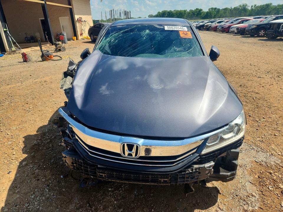 50639546 :رقم المزاد ، 1HGCR2F52HA214027 vin ، 2017 Honda Accord مزاد بيع