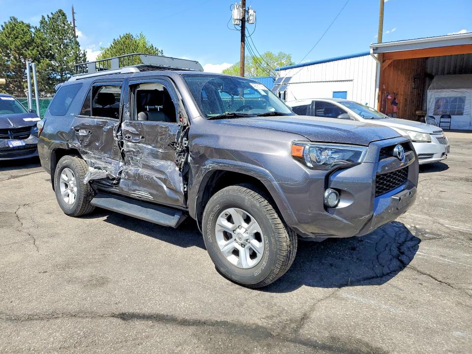 49761176 :رقم المزاد ، JTEBU5JR1J5596131 vin ، 2018 Toyota 4runner مزاد بيع