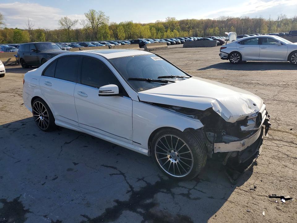 Продажа на аукционе авто 2013 Mercedes-benz C, vin: WDDGF8AB5DR243239, номер лота: 50498556