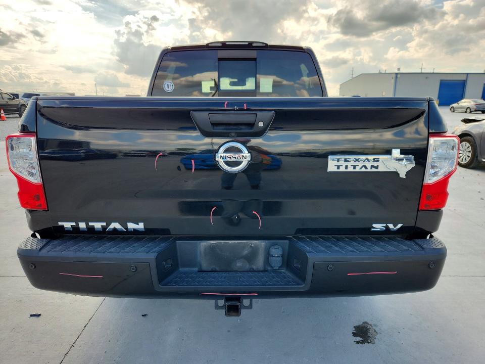 49459056 :رقم المزاد ، 1N6AA1E61HN563851 vin ، 2017 Nissan Titan مزاد بيع