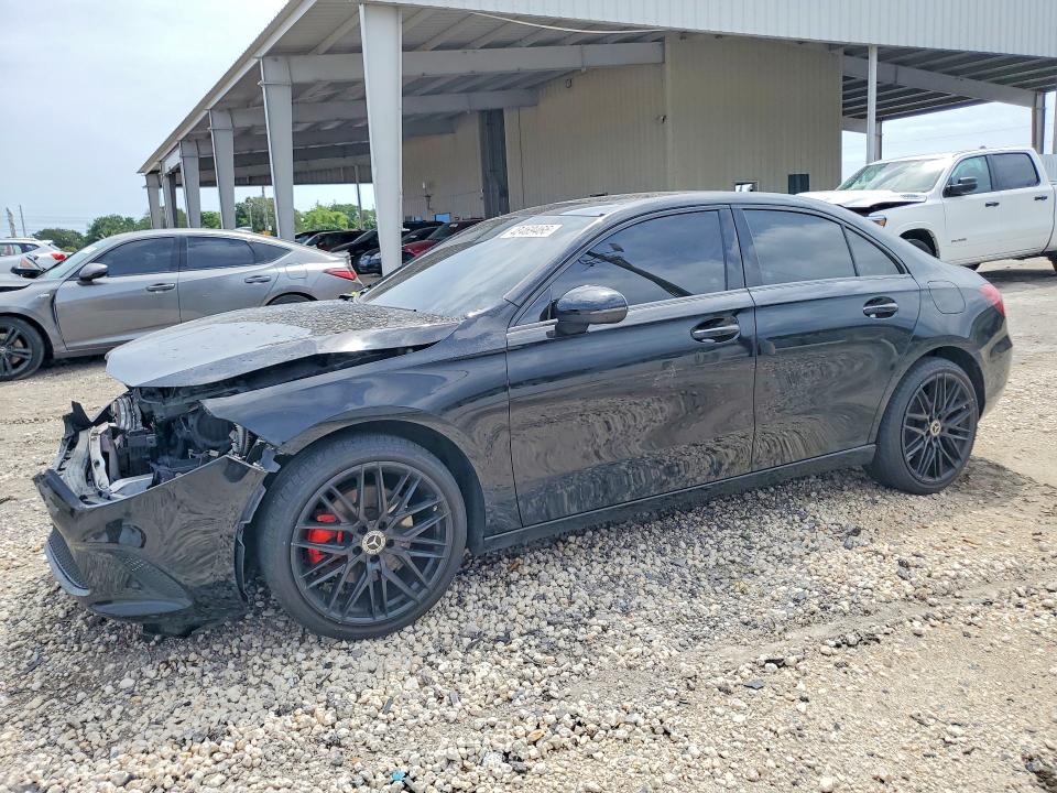 48469466 :رقم المزاد ، WDD3G4EB9KW028363 vin ، 2019 Mercedes-benz A مزاد بيع