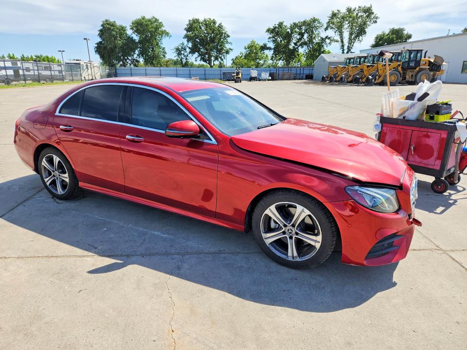 51108686 :رقم المزاد ، WDDZF4JB2KA530535 vin ، 2019 Mercedes-benz E مزاد بيع