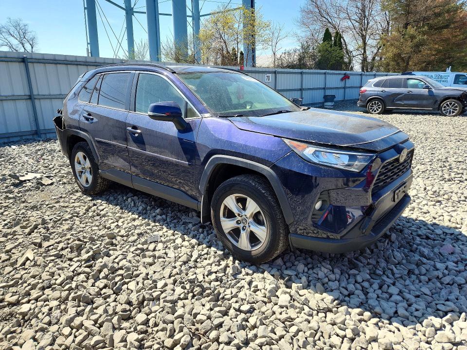 Продажа на аукционе авто 2019 Toyota Rav4, vin: JTMP1RFV7KJ002263, номер лота: 49897106