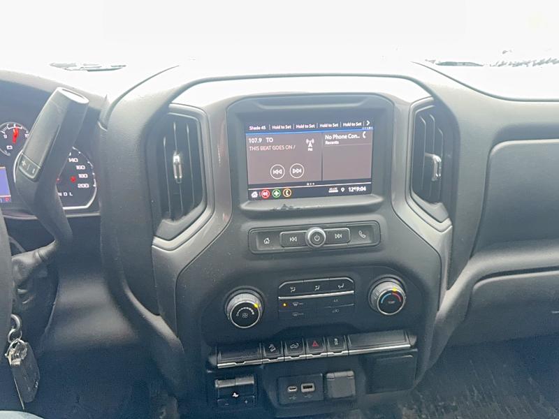 50394946 :رقم المزاد ، 1GCPYCEF6MZ393641 vin ، 2021 Chevrolet Silverado مزاد بيع