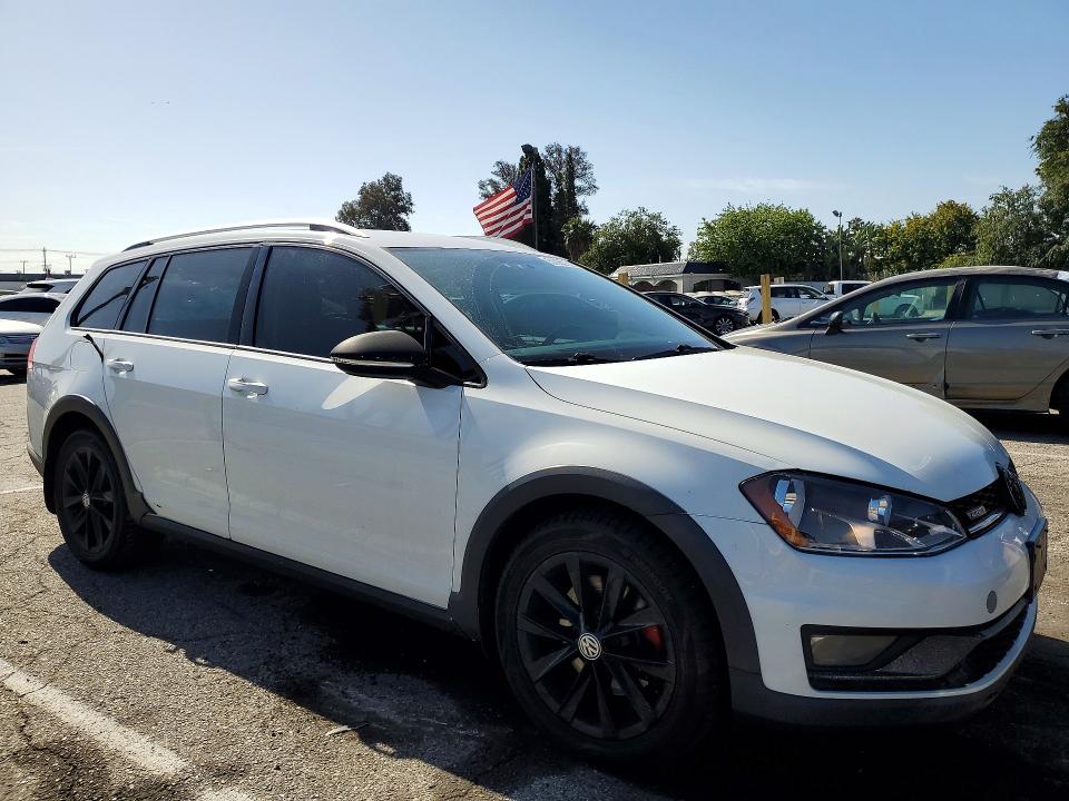 51685756 :رقم المزاد ، 3VWH17AU7HM531745 vin ، 2017 Volkswagen Golf Alltrack مزاد بيع