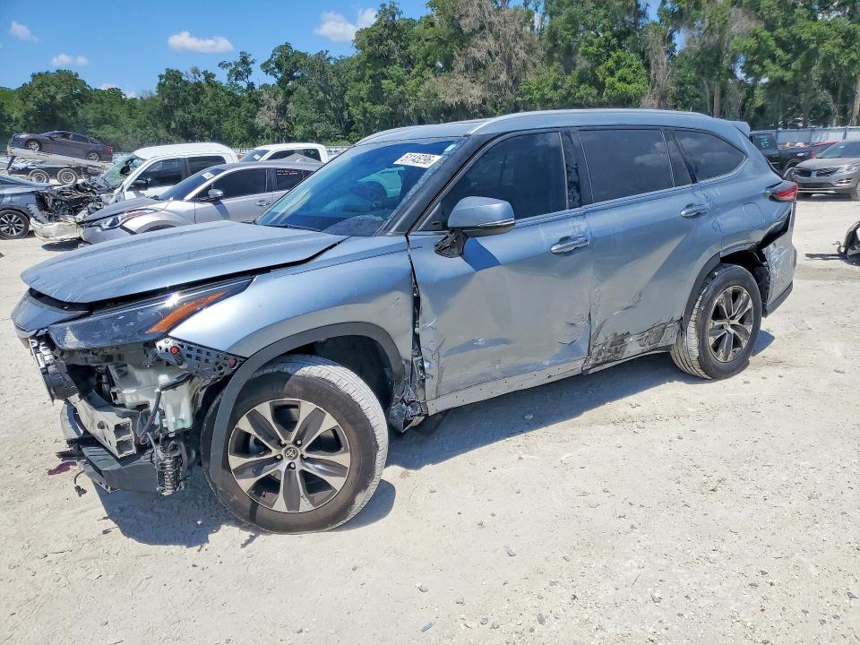 51145296 :رقم المزاد ، 5TDGZRAH3NS101731 vin ، 2022 Toyota Highlander مزاد بيع