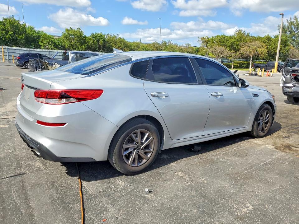 2020 Kia Optima მანქანა იყიდება აუქციონზე, vin: 5XXGT4L31LG437446, აუქციონის ნომერი: 50402566