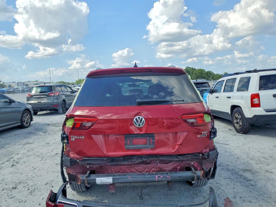 47701506 :رقم المزاد ، 3VV2B7AX4JM171180 vin ، 2018 Volkswagen Tiguan مزاد بيع